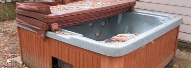 Old outdoor hot tub. Hot Tub Removal Services in Portland OR by Mike & Dad's Hauling